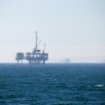 Naftos kainų svyravimai: rinkoje – pasiūlos augimo ir geresnių ekonomikos prognozių kova